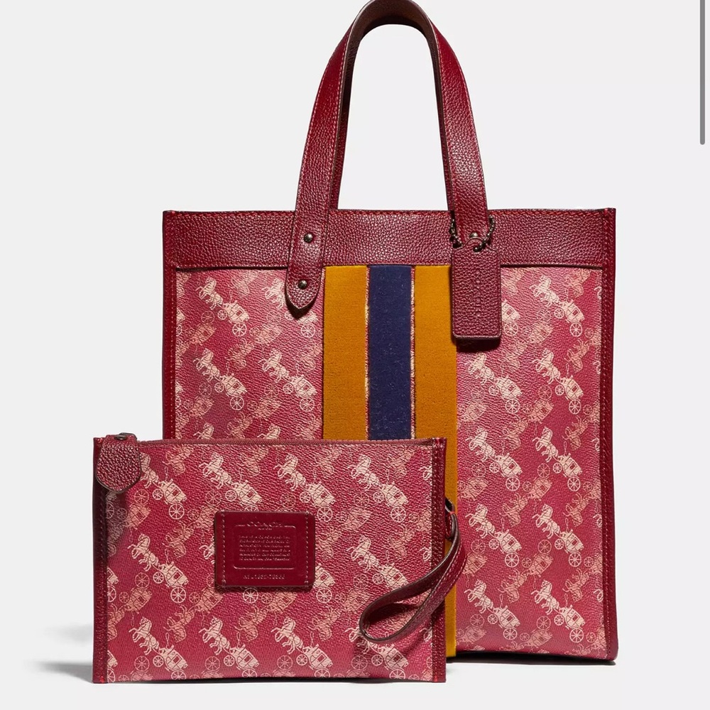 Coach Field Tote with Horse and Carriage